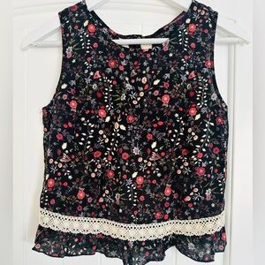 Bershka top ,Size S